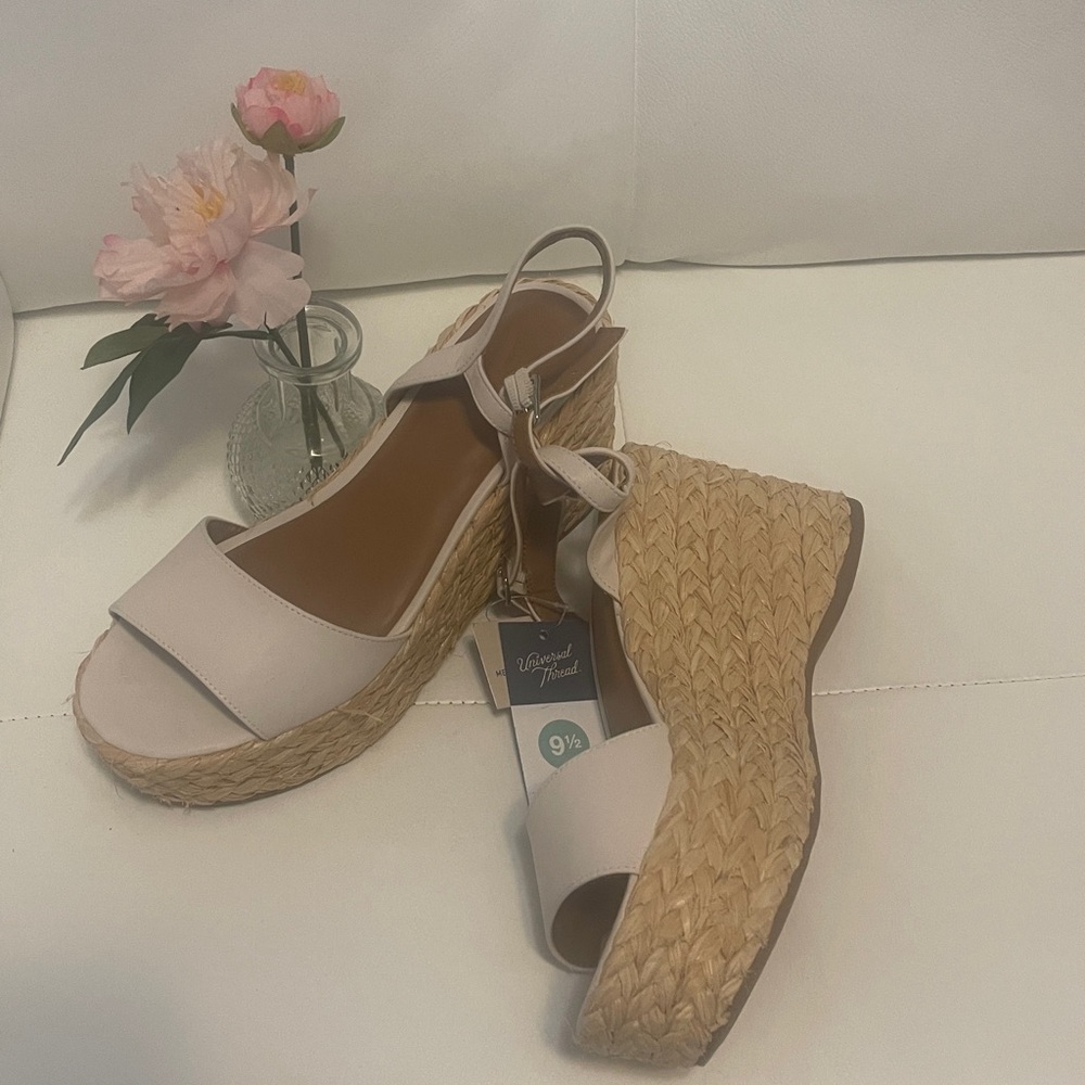 Universal Thread Cream Woven Wedges
SKU #4 - Picture 2 of 4